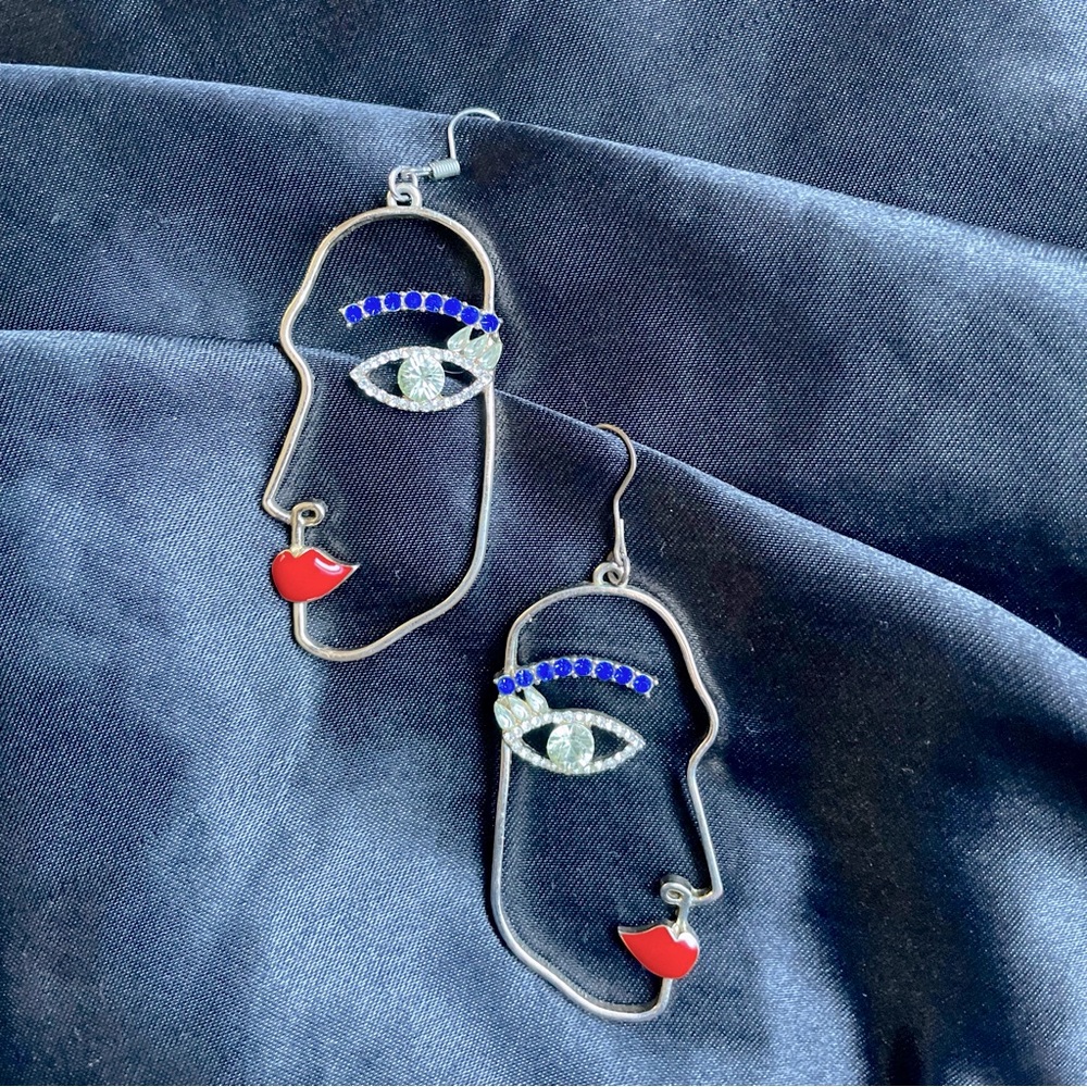 NY & COMPANY Gold Earrings w/ Abstract Detailing.